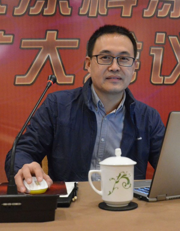 艺术涂料涂装分会秘书长梁海生